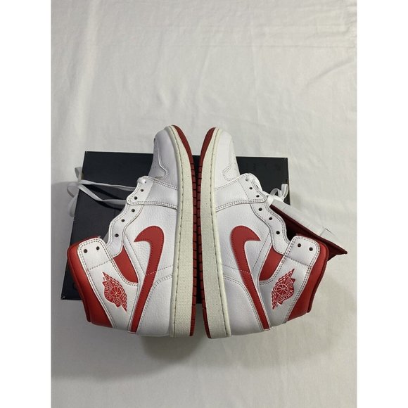 New Mens Size 9.5 White Red Nike Air Jordan 1 Mid SE Basketball Shoes FJ3458 160 main image 8